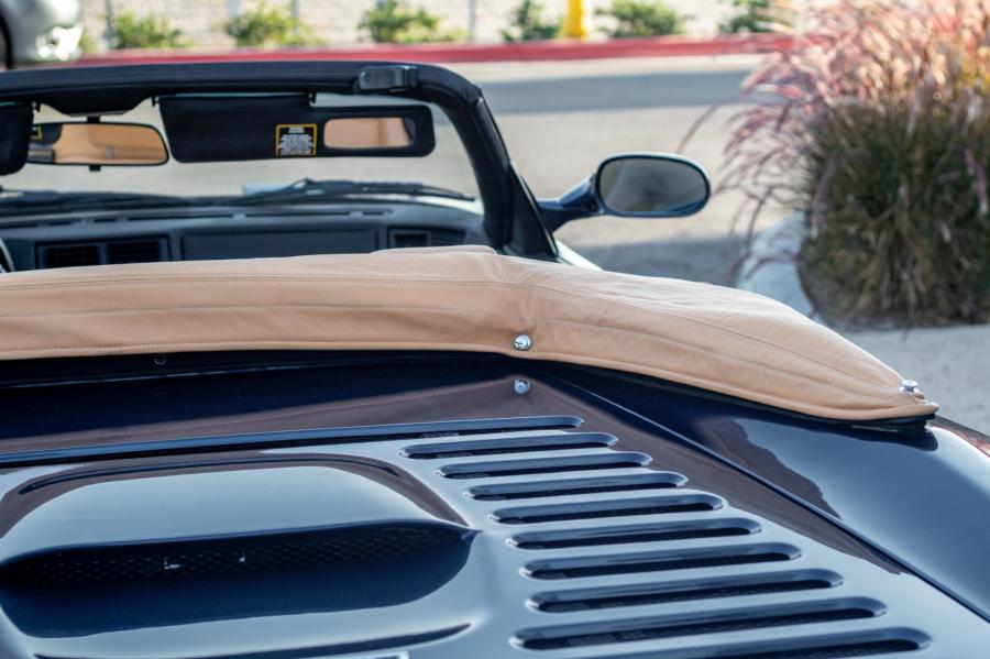 Детали экстерьера Ferrari F355 Spider 1995 года  (фото 61 из 149)